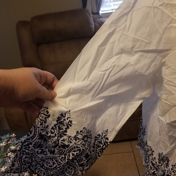 White with blue trim blouse. 0X. Liz Claiborne - Picture 2 of 5